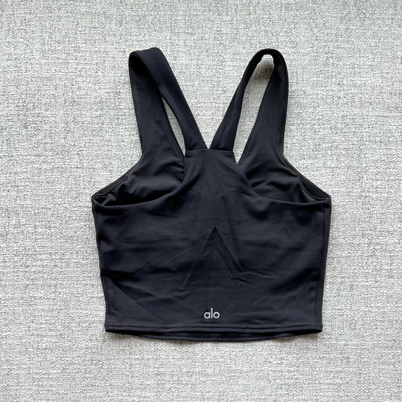 Alo Yoga Tank - Picture 1 of 2